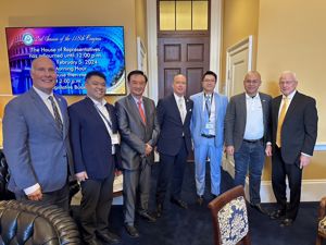 ‘พชร นริพทะพันธุ์’ ที่ปรึกษาประธานกสทช.ร่วมงานระดับโลก NPB Gathering นำตัวแทนจากอาเซียนเข้าพบสมาชิก สภาคองเครสผู้แทนประธานาธิบดีสหรัฐฯ มองอเมริกาเตรียมเปิดสงครามไซเบอร์กับ TikTok และจีน พร้อมตอบโต้อย่างรุนแรง ขณะที่ กสทช.เดินหน้าร่วมมือ FCC นำเทคโนโลยีใหม่ๆ ป้องกันภัยทางไซเบอร์ในปีนี้