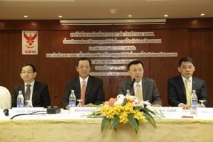 การประชุมรับฟังความคิดเห็นสาธารณะต่อร่างประกาศ กสทช. เรื่องหลักเกณฑ์และวิธีการอนุญาตให้ใช้คลื่นความถี่สำหรับกิจการโทรคมนาคม ย่าน 890 – 895 MHz / 935 – 940 MHz และ ย่าน 1740 - 1785 / 1835 – 1880 MHz